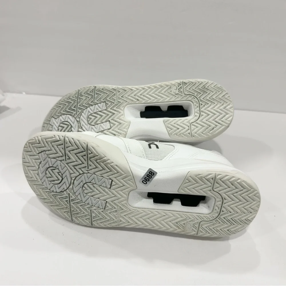 On The Roger Clubhouse Pro Tennis Or Pickleball Shoes In White | Size 7